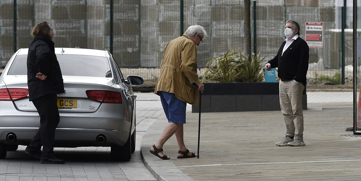Kendt tv-vært afslører alvorlig sygdom