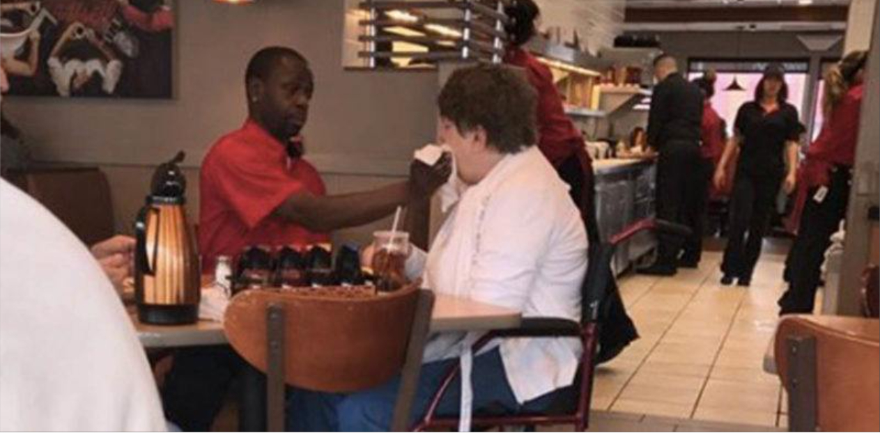 Parret spiste på den samme restaurant i årevis: Men en dag gjorde tjeneren noget uventet