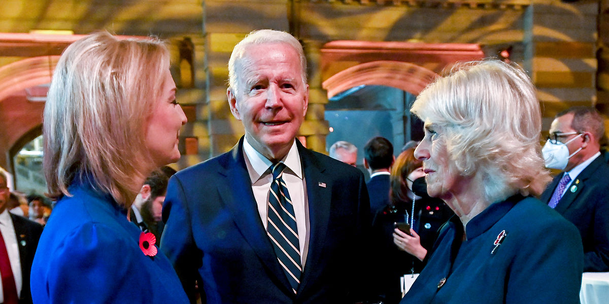 Joe Biden slog en lang højlydt prut foran de royale