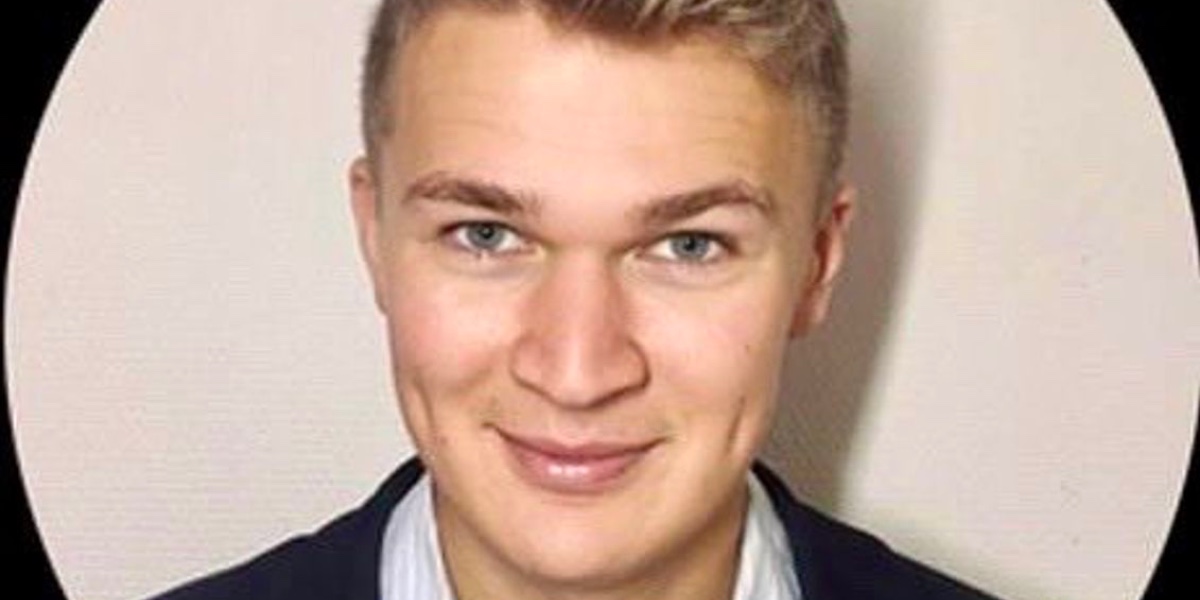 22-årige Jonas fundet død: Nu deler kæresten hjerteskærende besked