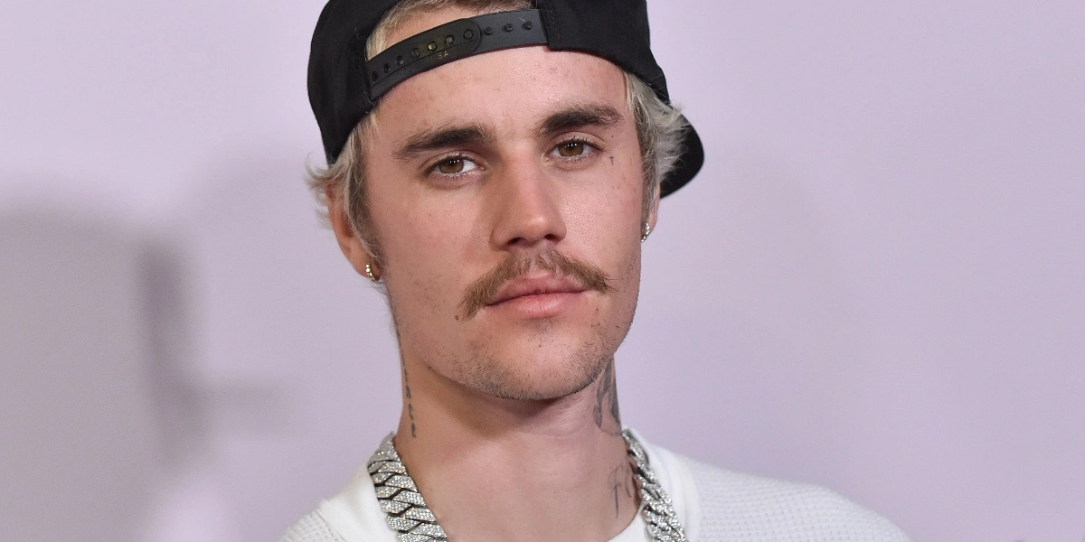 Justin Bieber sælger musikkatalog for vanvittigt beløb