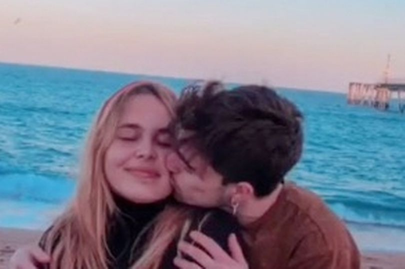 Hævder at have mødtes i 1500-tallet: “Vi blev brændt på bålet, fordi vi var lesbiske”