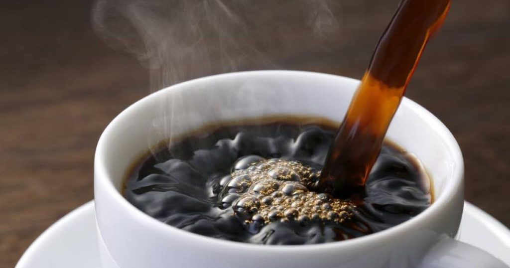 Drik din kaffe før dette tidspunkt: Kan reducere din risiko for et hjerteanfald med en tredjedel