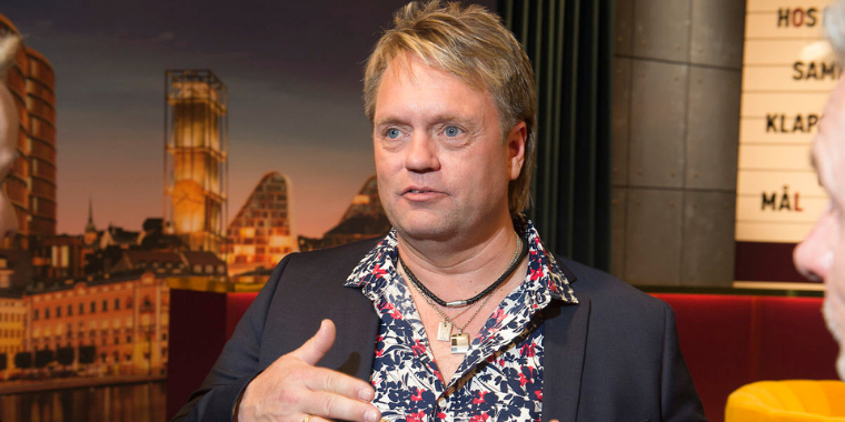 Johnny Hansen overrasker: Her dukker han op