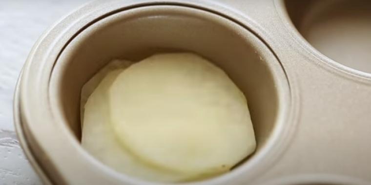 Hun skærer kartofler i skiver og finder muffinsformene frem – resultatet er fantastisk