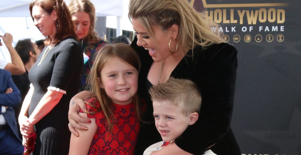 Kelly Clarkson indrømmer: Jeg slår mine børn