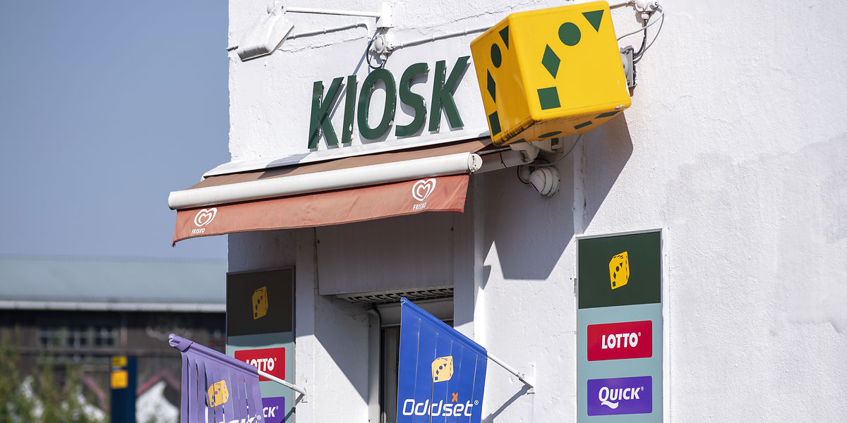 Dansk pensionist fik kæmpe overraskelse i kiosk: Jeg fik det varmt, og var ved at dejse om