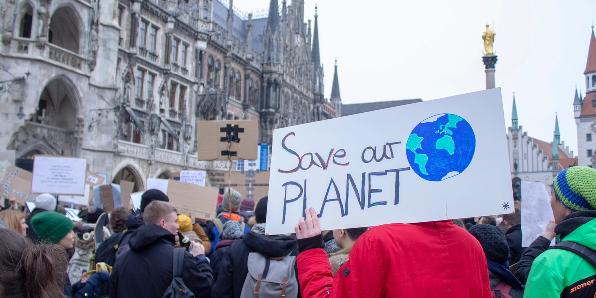 Klimaaktivister udtaler: Det kan redde Jorden at have seksuel omgang med den