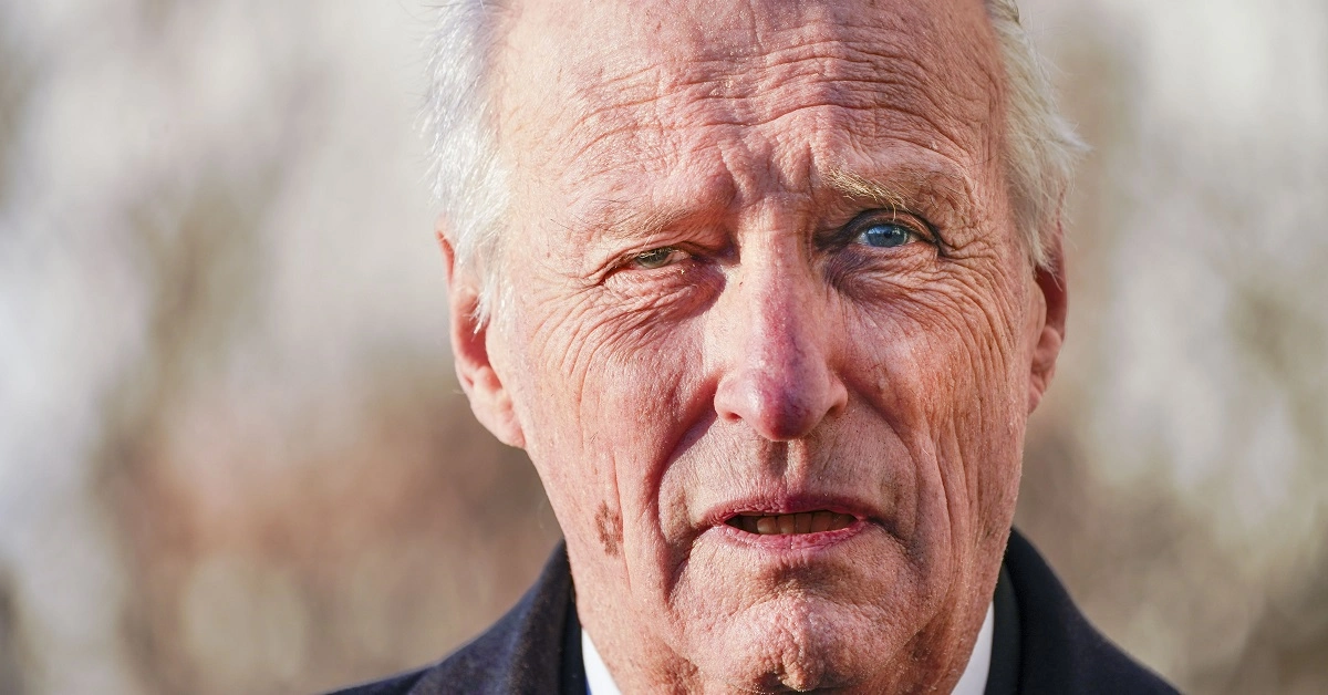 Trist nyt: Kong Harald indlagt