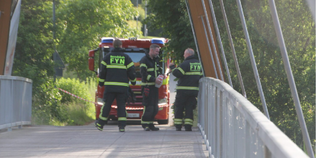 Politi og beredskab hastet ud til bizar redningsaktion: Se hvad de fandt i åen