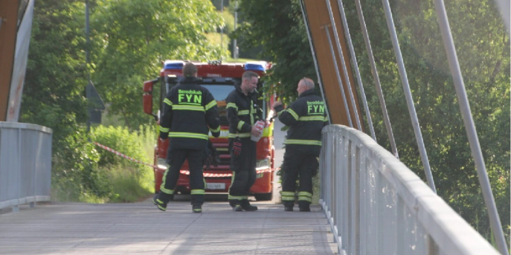 Politi og beredskab hastet ud til bizar redningsaktion: Se hvad de fandt i åen