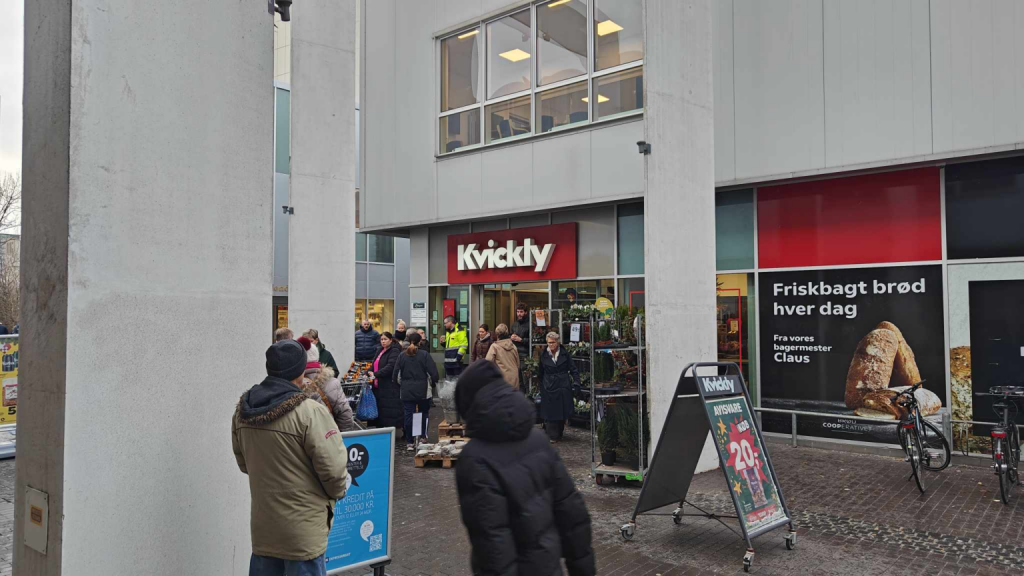Kvickly evakueret: Alle handlende blev smidt ud af butikken