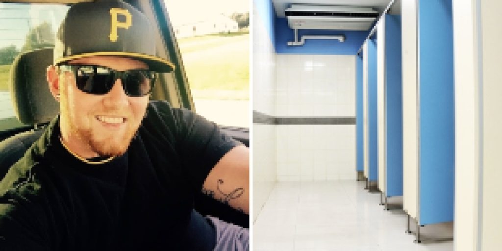 Marcus hører teenagerne ydmyge den ældre mand på toilettet – men du gætter aldrig, hvad han så gør