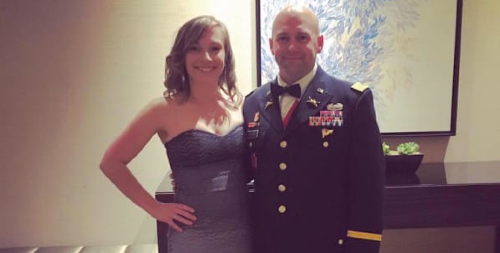 Militær-kone ringede efter hjælp, da mand var udsendt: Folk kan ikke tro deres egne øjne, når de ser, hvad Paul så gør