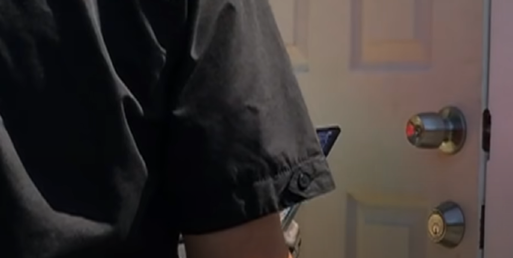 Irene var hjemløs og sov på gaden – folk kan ikke tro deres egne øjne, når de ser, hvad denne fremmed mand gør