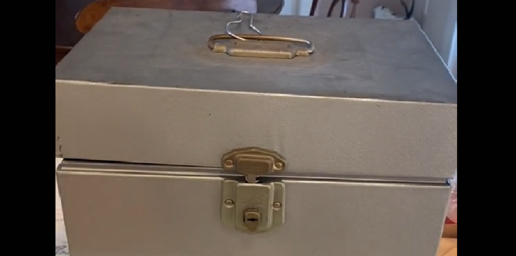 Kvinde var i færd med rengøring på bedsteforældrenes loft – få minutter senere kunne hun ikke tro sine egne øjne