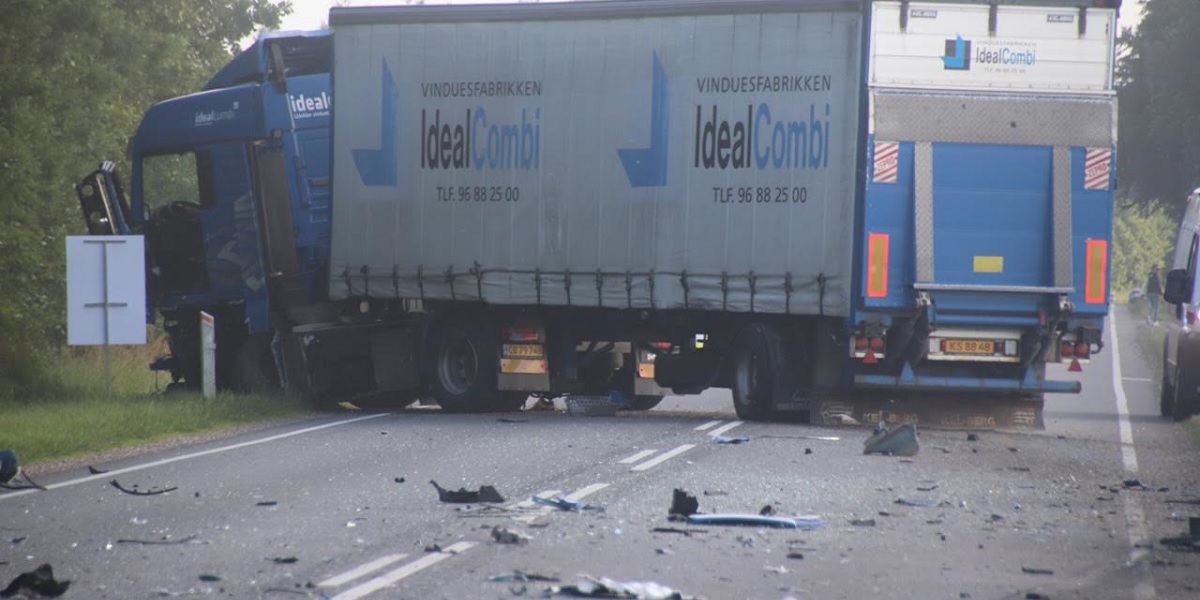 Alvorlig ulykke: Hovedvej helt spærret