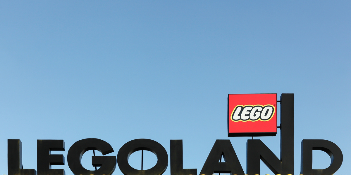 Legoland i Tyskland ramt af tragedie: 9 personer tilskadekommet i rutsjebaneulykke