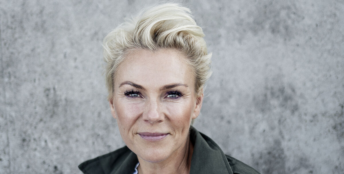 Lene Beier deler helt afklædt billede sammen med manden