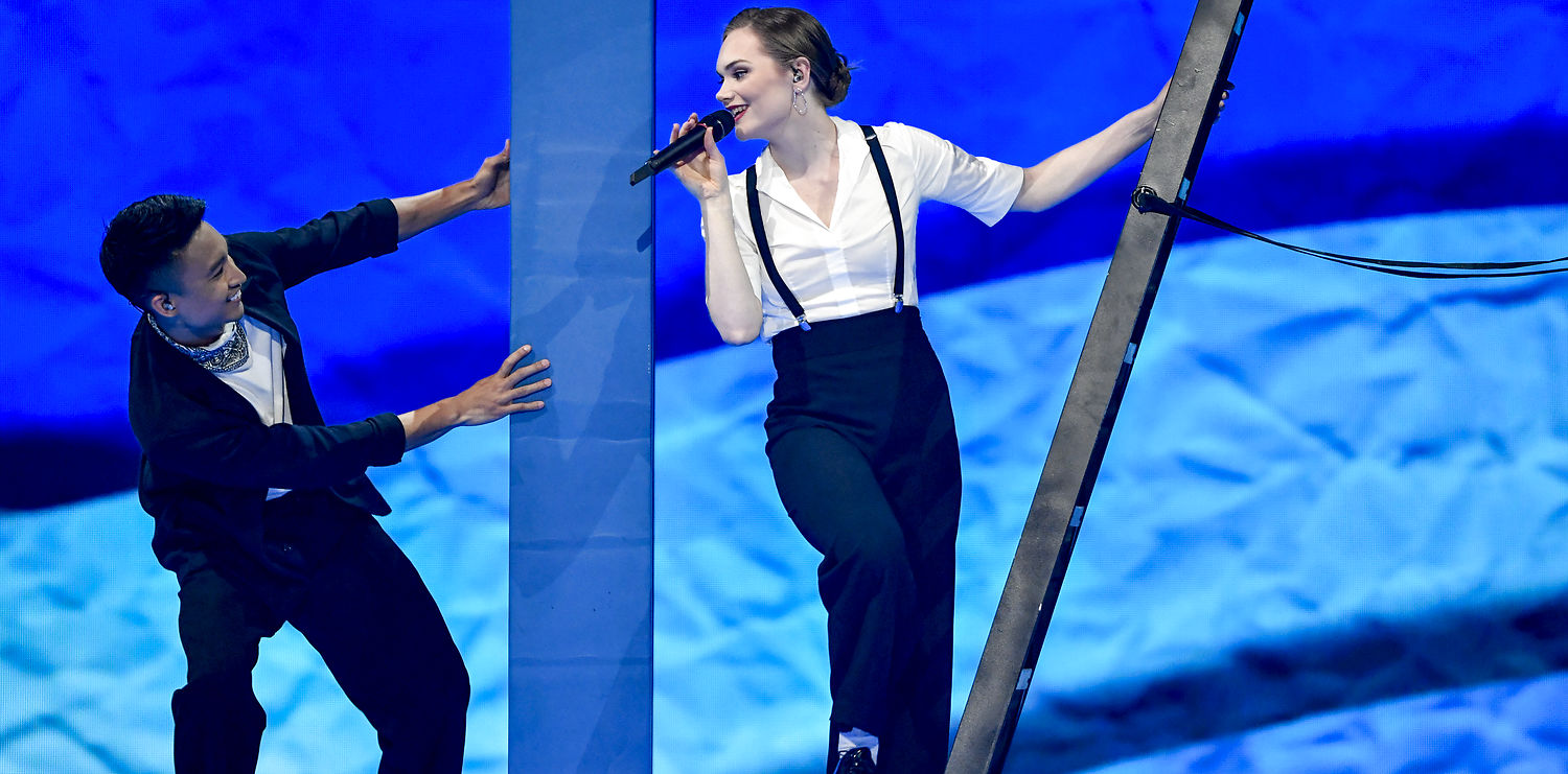 Det bliver sindssygt tæt i aften! – Kan Leonora synge Danmark i finalen?
