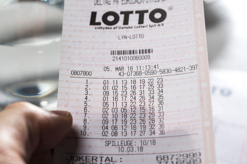 Kiosk-ansats store fejl sikrede dansk kvinde 5 millioner kroner