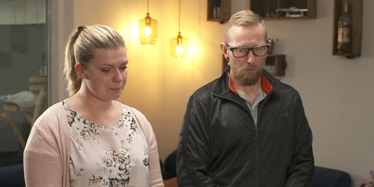 Luksusfælden i aften: Camilla og Jesper har to huse og knap 3 millioner kroner i gæld
