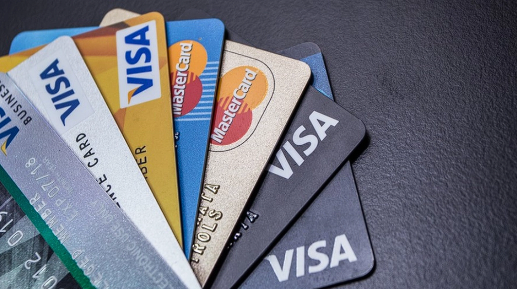 En duel mellem Visa og MasterCard spøger i kulissen: Sådan vil du mærke den