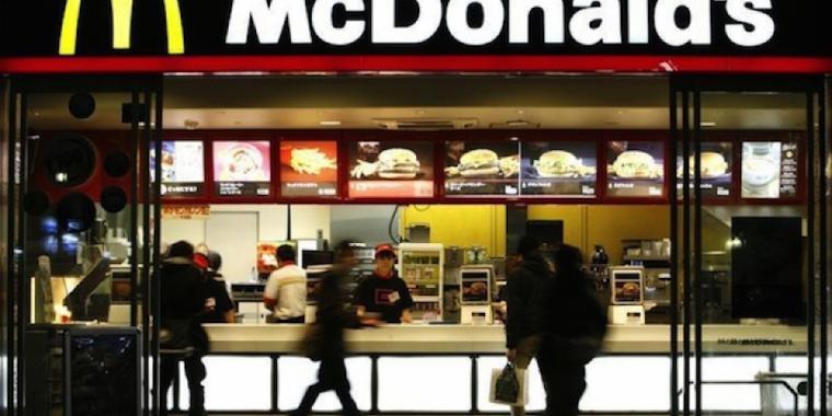 93-årig mands tur på McDonald’s tager en uventet drejning