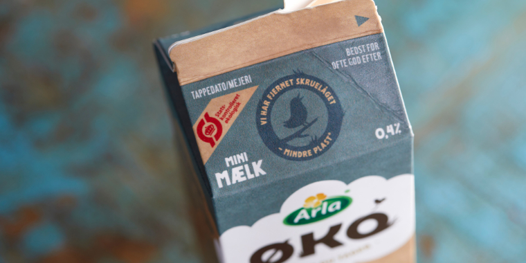 Nu laver Arla mælkekartoner om: Det vil dele vandene