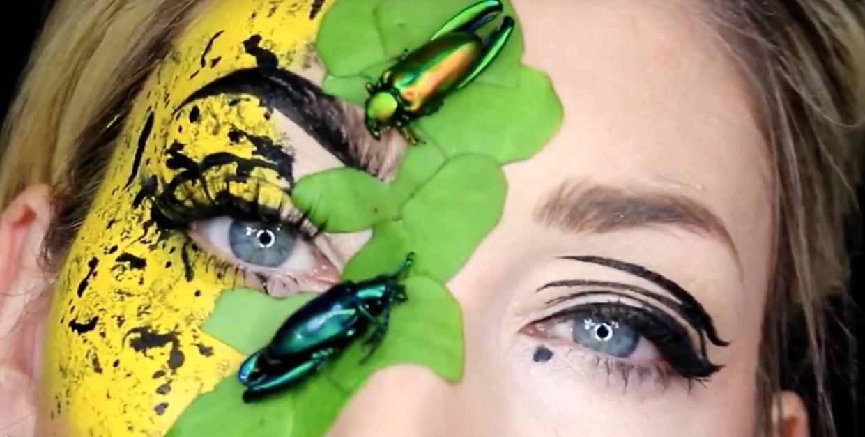 Ung kvinde chokerer på nettet: Bruger døde insekter som makeup