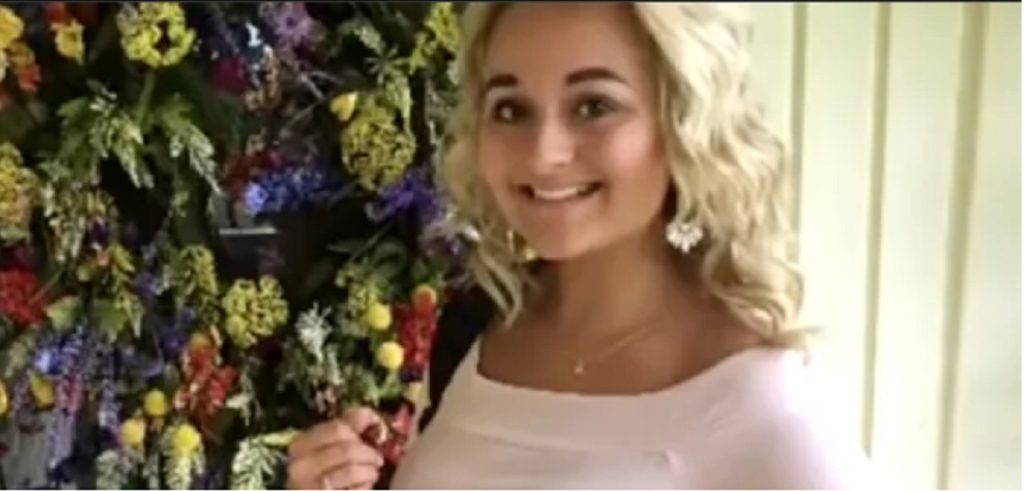 22-årig mor bliver ydmyget efter at have delt billede af sig selv, før hun fik børn: ‘Er du blevet doven?’