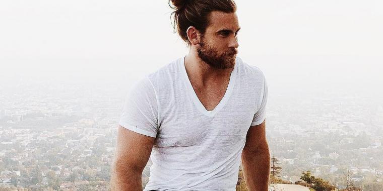 Advarer om populær frisure: Læger har dårligt nyt til mænd med knold