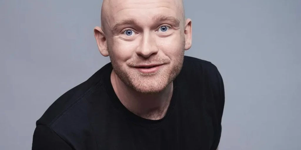 Komiker Mark le Fêvre deler lykkelig nyhed