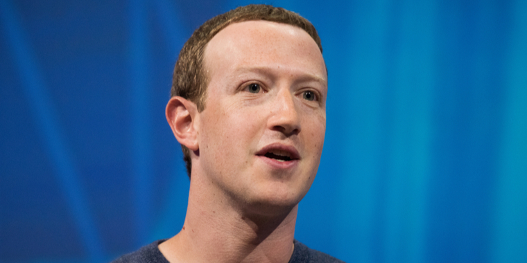 Efter nedbrud hos Facebook: Nu undskylder Mark Zuckerberg