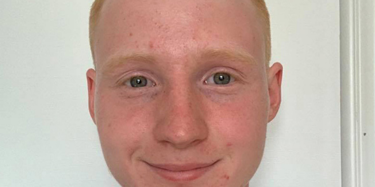 18-årige Markus var vidne til voldsom ulykke på motorvejen: Så tog han affære