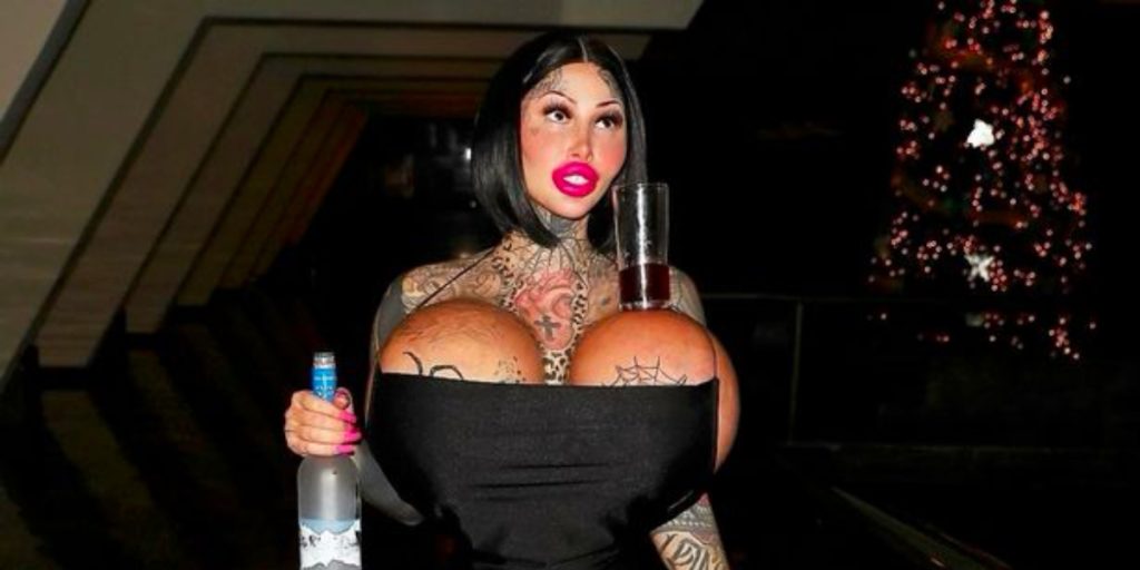 En af hendes ‘enorme forlygter’ eksploderede: Nu viser hun de nye frem