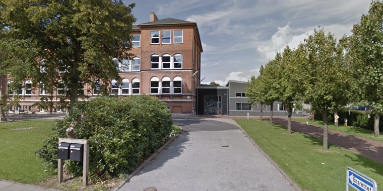 Skole lukker helt ned på grund af smitte