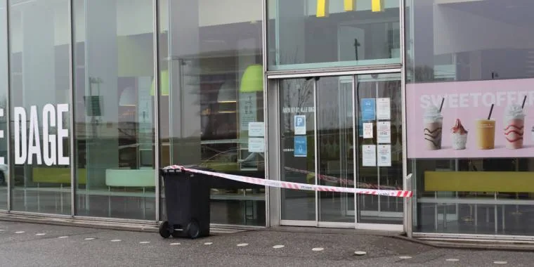 Chokerede på McDonalds: ‘Ring efter en ambulance’