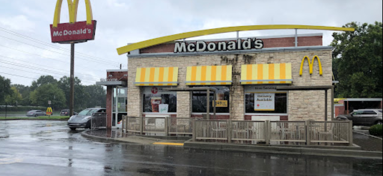McDonalds-kunde ringer til politiet på grund af kolde pommes frites: Kort efter bliver han anholdt