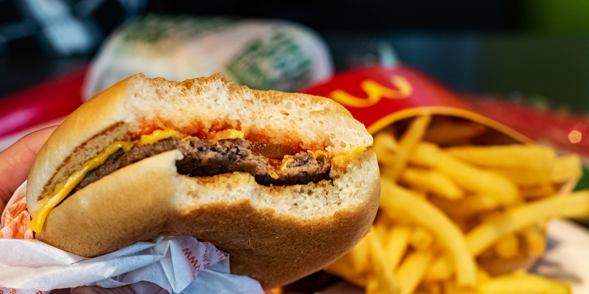 McDonalds hæver prisen på cheeseburger for første gang i 14 år