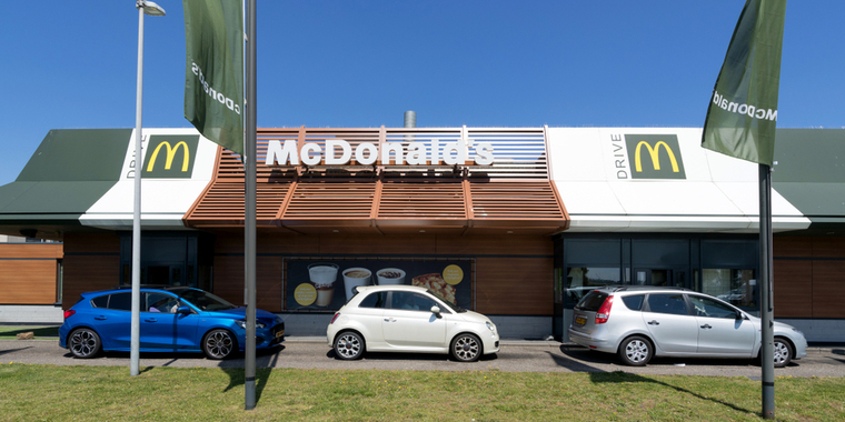 Kvinde fik kæmpe chok i McDrive-kø