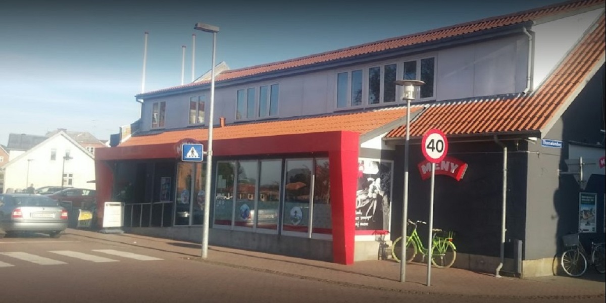 Flot gestus: Lokal købmand giver julekurve for 50.000 kroner til pressede familier