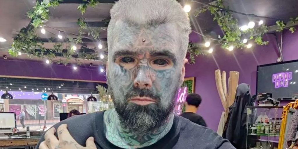 Han er landets mest tatoverede mand: Nu afslører han, hvordan han så ud før