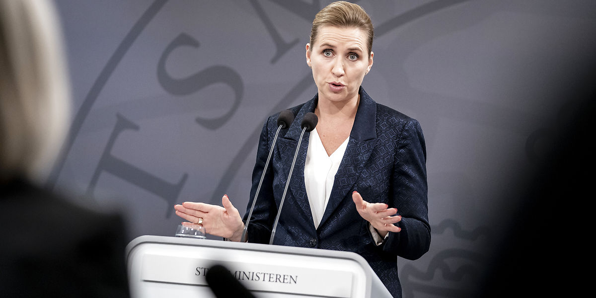 Unødvendig dragt og krokodilletårer: Gør stærkt grin med Mette Frederiksen