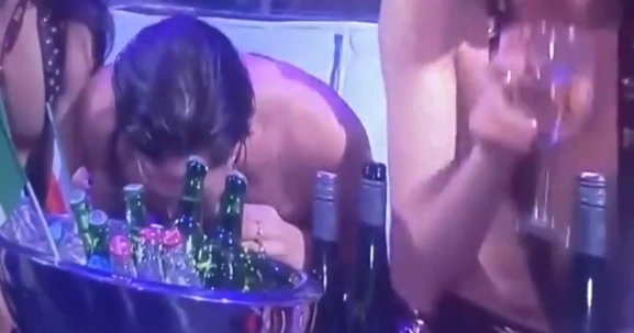 Eurovision-vinder fanget på video: Sniffer han coke her?