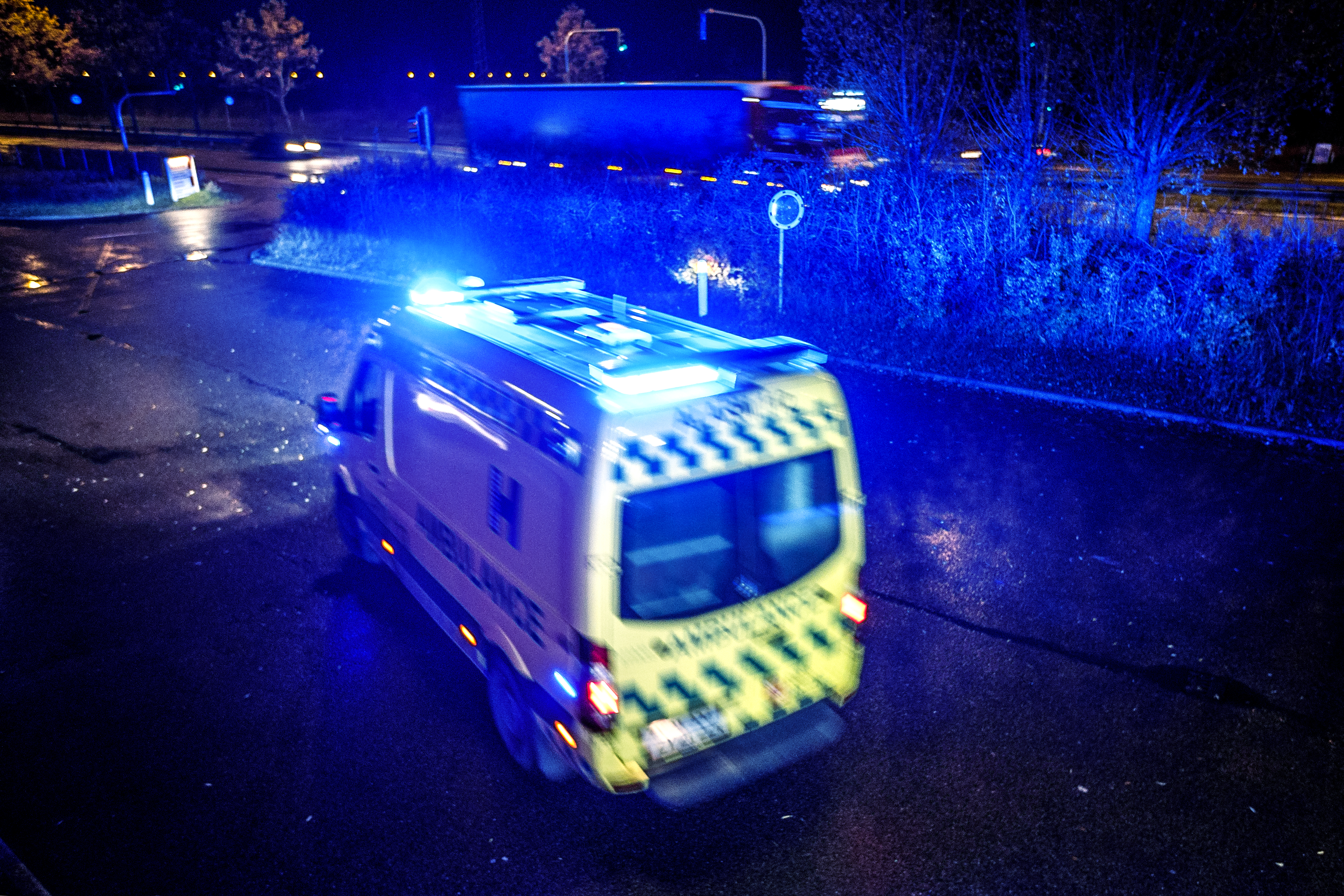 To lastbiler kørt sammen midt på Storebælt