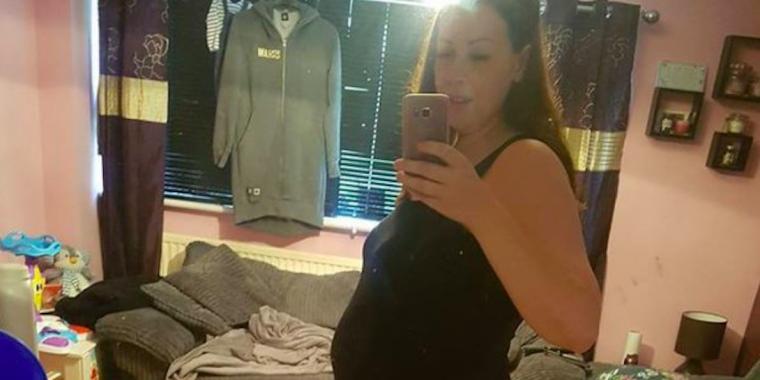 28-årig kvinde deler selfie på Facebook. Nu skraldgriner alle af hendes lille ‘tip’