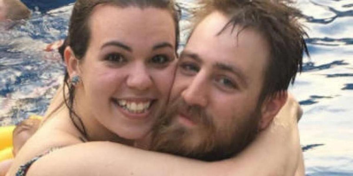 Mor lagde dette binikifoto på nettet – nu reagerer tusinder på detaljen i billedet