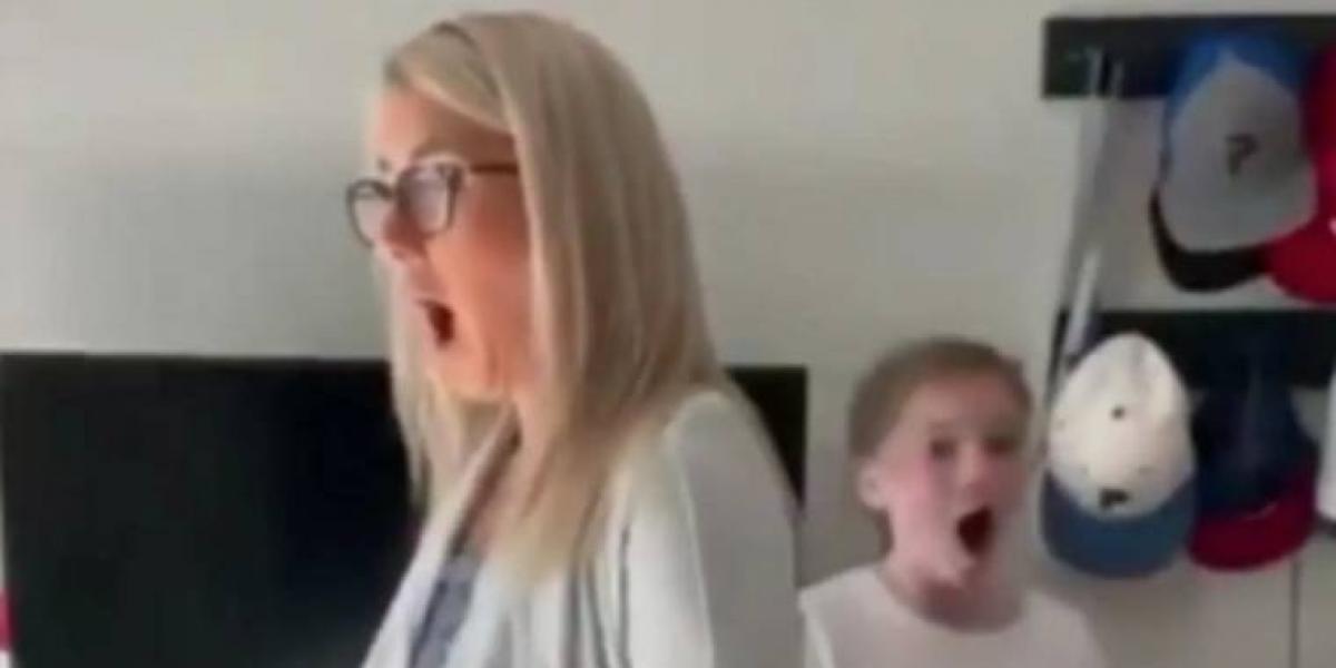 Mor gør chokfund bag teenagedrengs seng