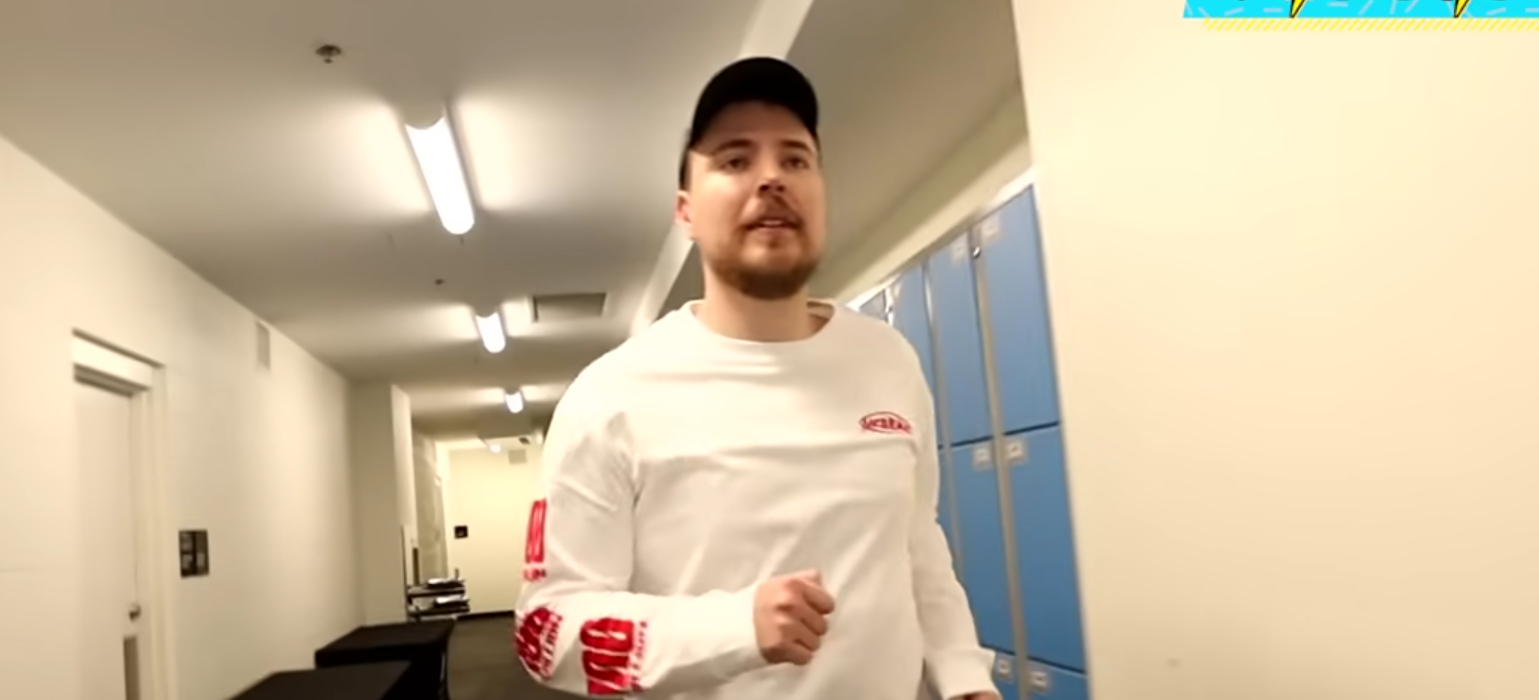 Nu har du chancen! Gavmild YouTuber søger medarbejdere
